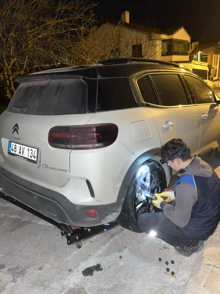 Balıkesir Yol Yardım Gece Mobil Lastik Tamiri